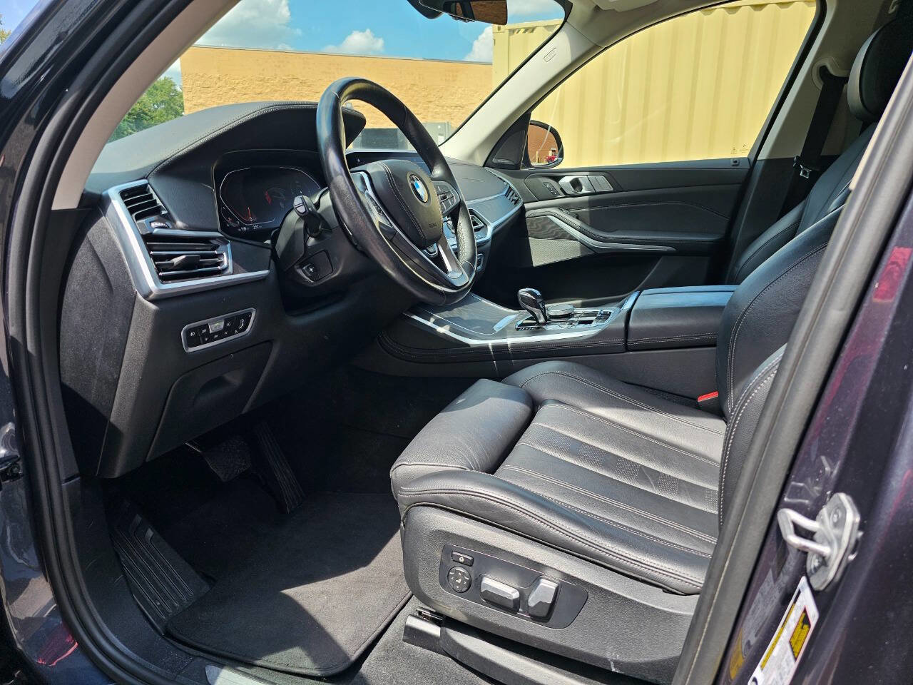 Used 2021 BMW X7 xDrive40i w/ Premium Package AWD/4WD image 14