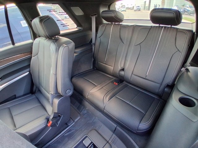 New 2026 Cadillac Vistiq Sport w/ LPO, Floor Liner Package image 25