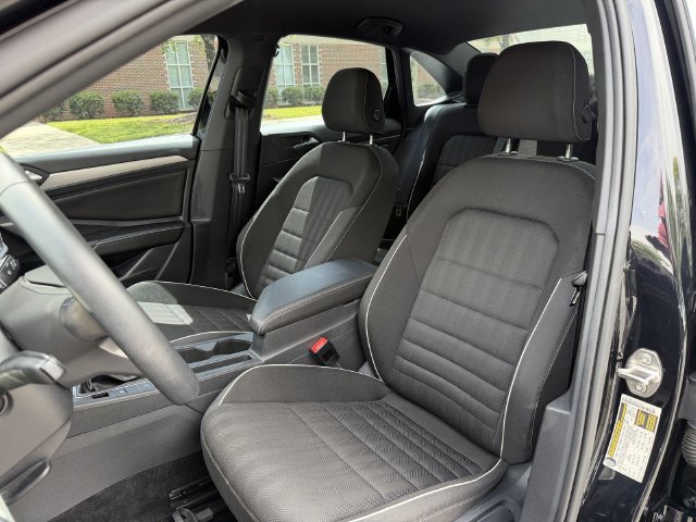 Used 2023 Volkswagen Jetta Sport FWD image 2