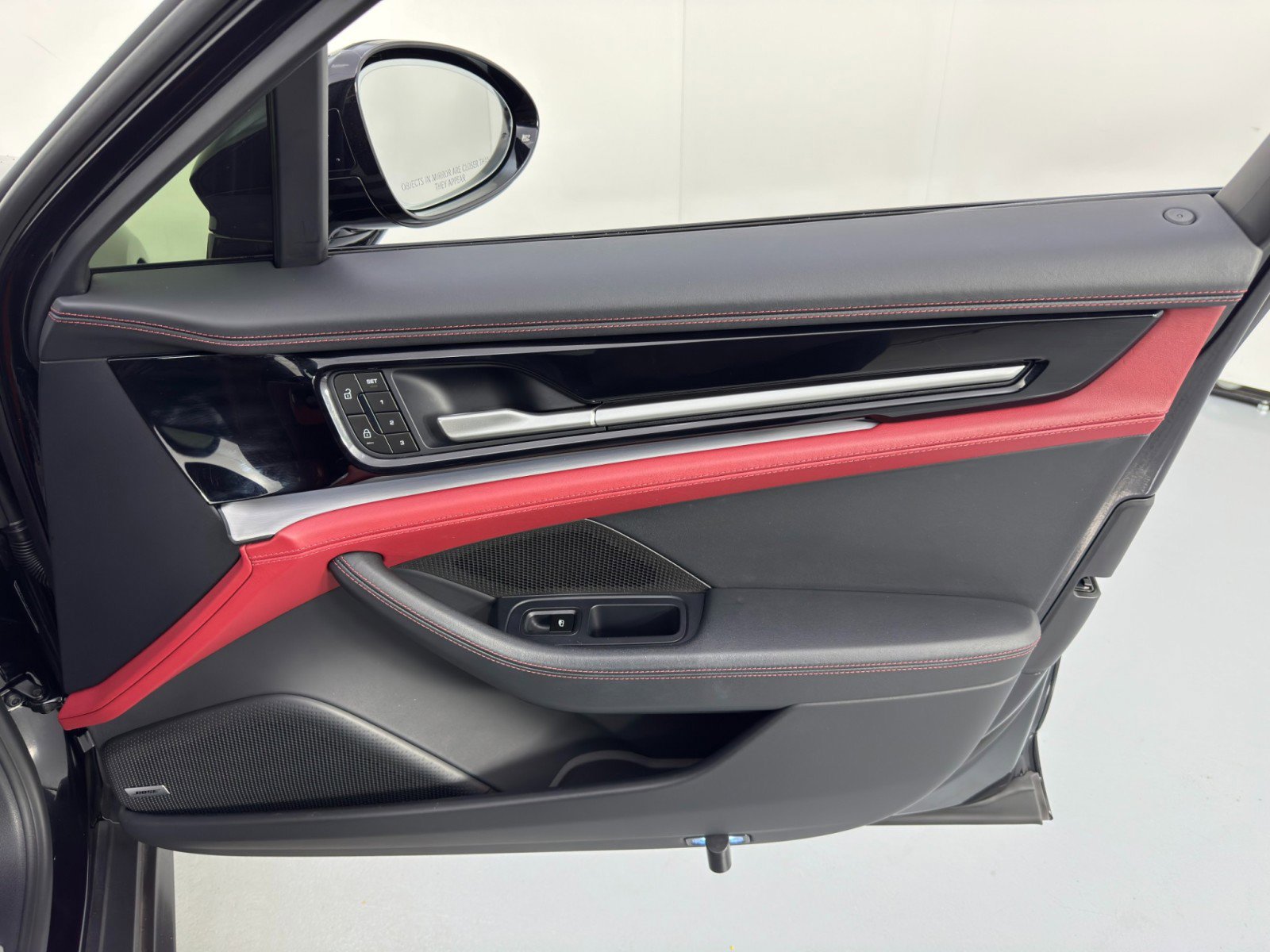 Used 2024 Porsche Panamera image 48