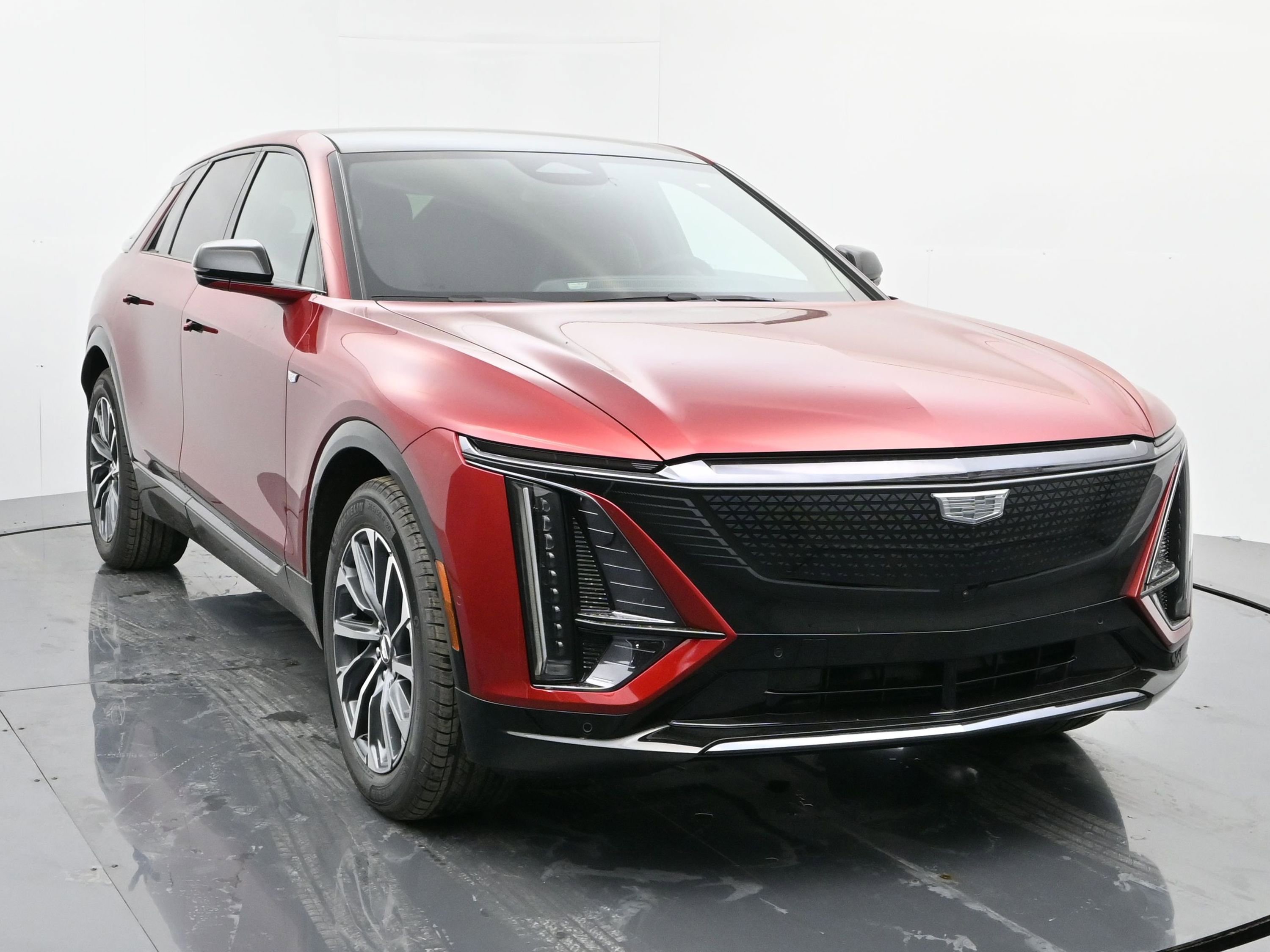 New 2025 Cadillac Lyriq Sport image 8