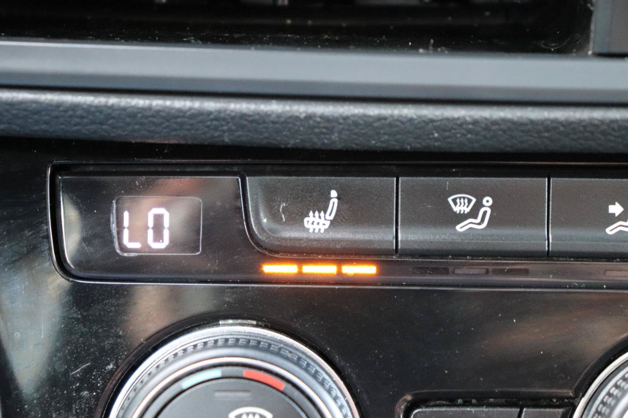 Used 2020 Volkswagen Jetta SE FWD image 33