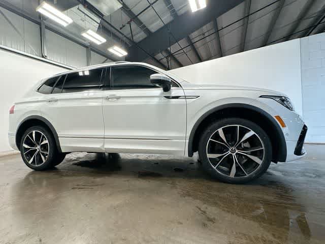 Used 2023 Volkswagen Tiguan SEL R-Line AWD/4WD image 3