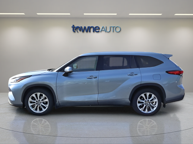 Used 2022 Toyota Highlander Limited AWD/4WD image 2