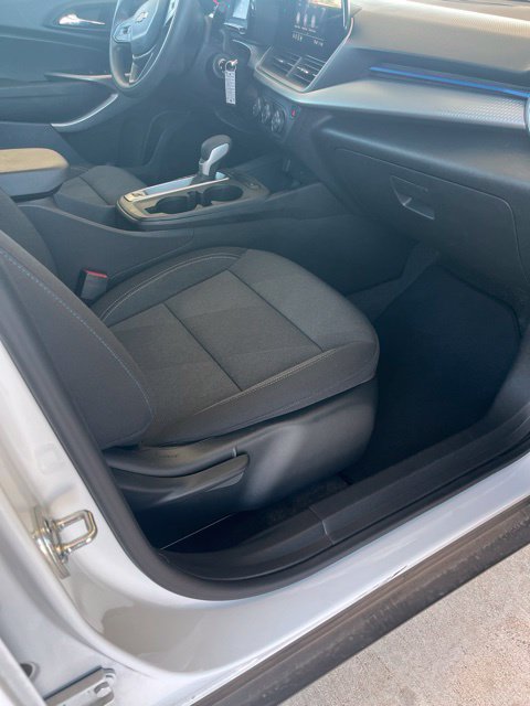 Used 2026 Chevrolet Trax LS FWD image 10