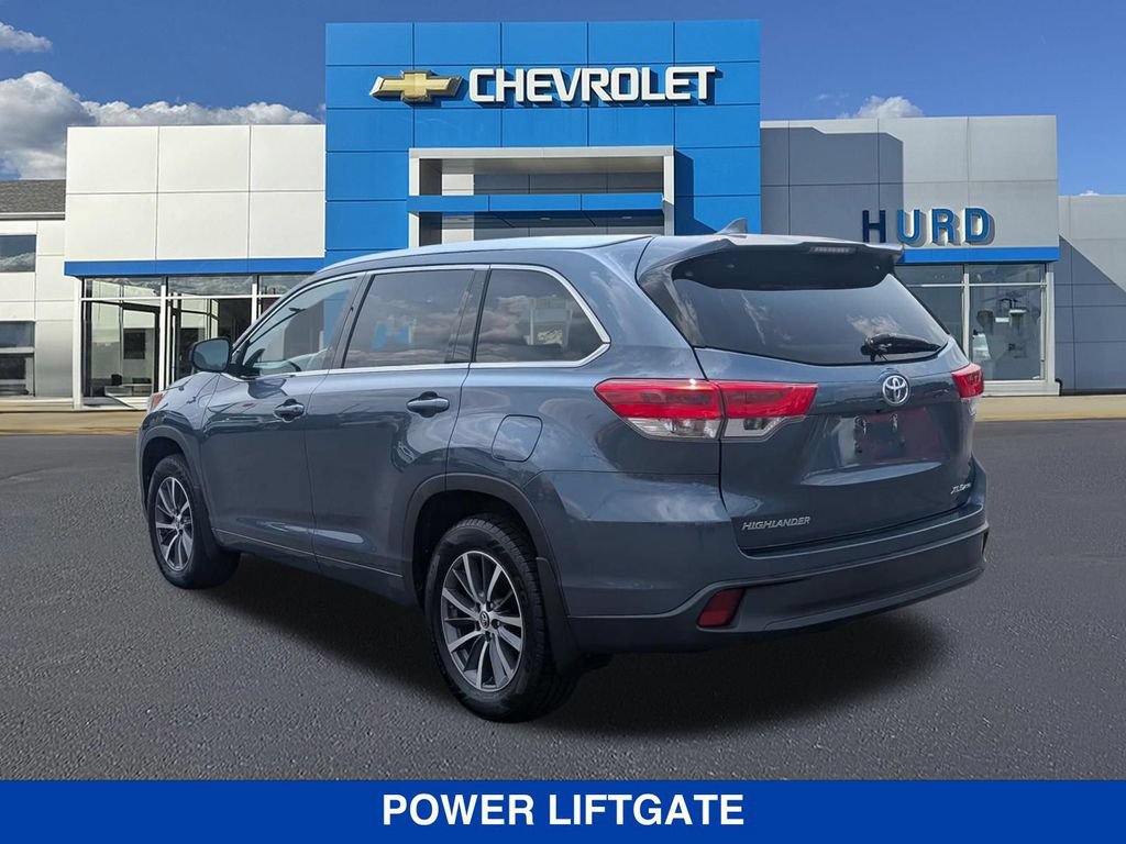 Used 2018 Toyota Highlander XLE w/ Carpet Mat Package (TMS) AWD/4WD image 6