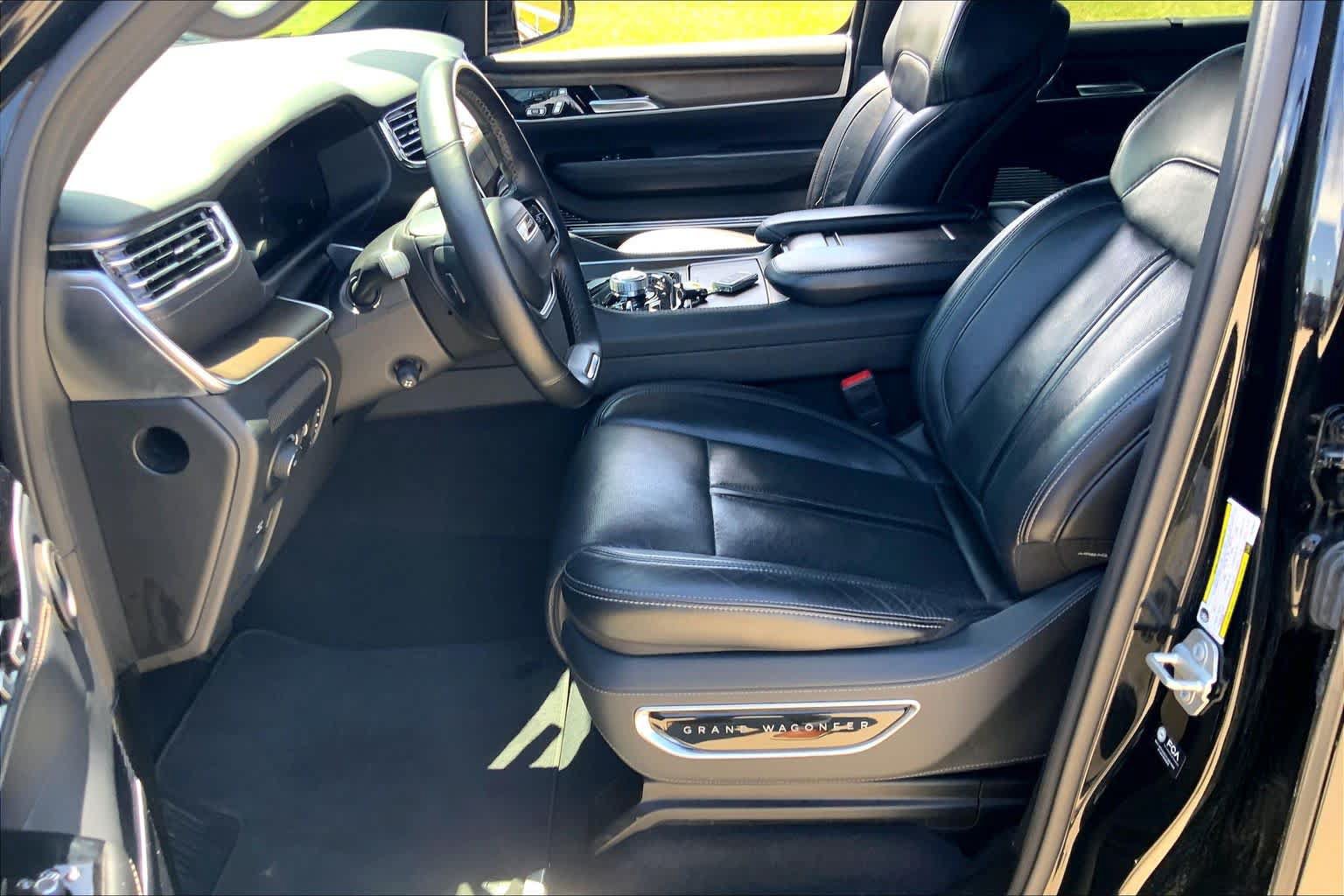 Used 2024 Jeep Grand Wagoneer L 4WD image 8