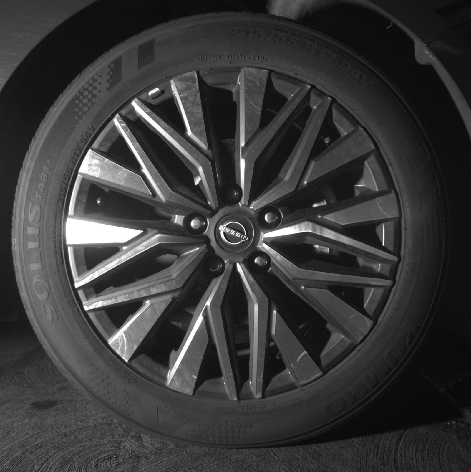Used 2025 Nissan Altima 2.5 SV FWD image 12