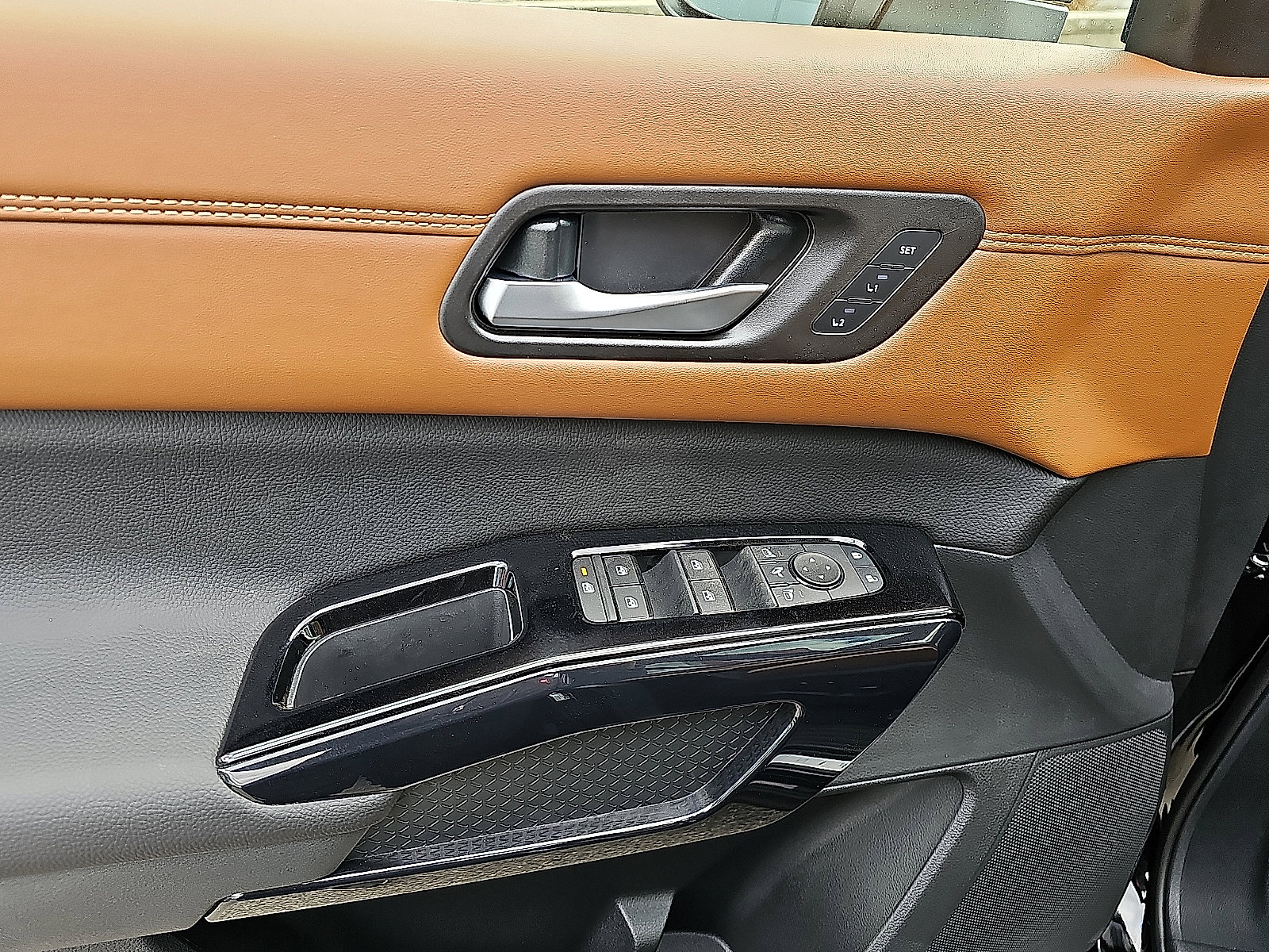 New 2026 Nissan Pathfinder Platinum AWD/4WD image 10