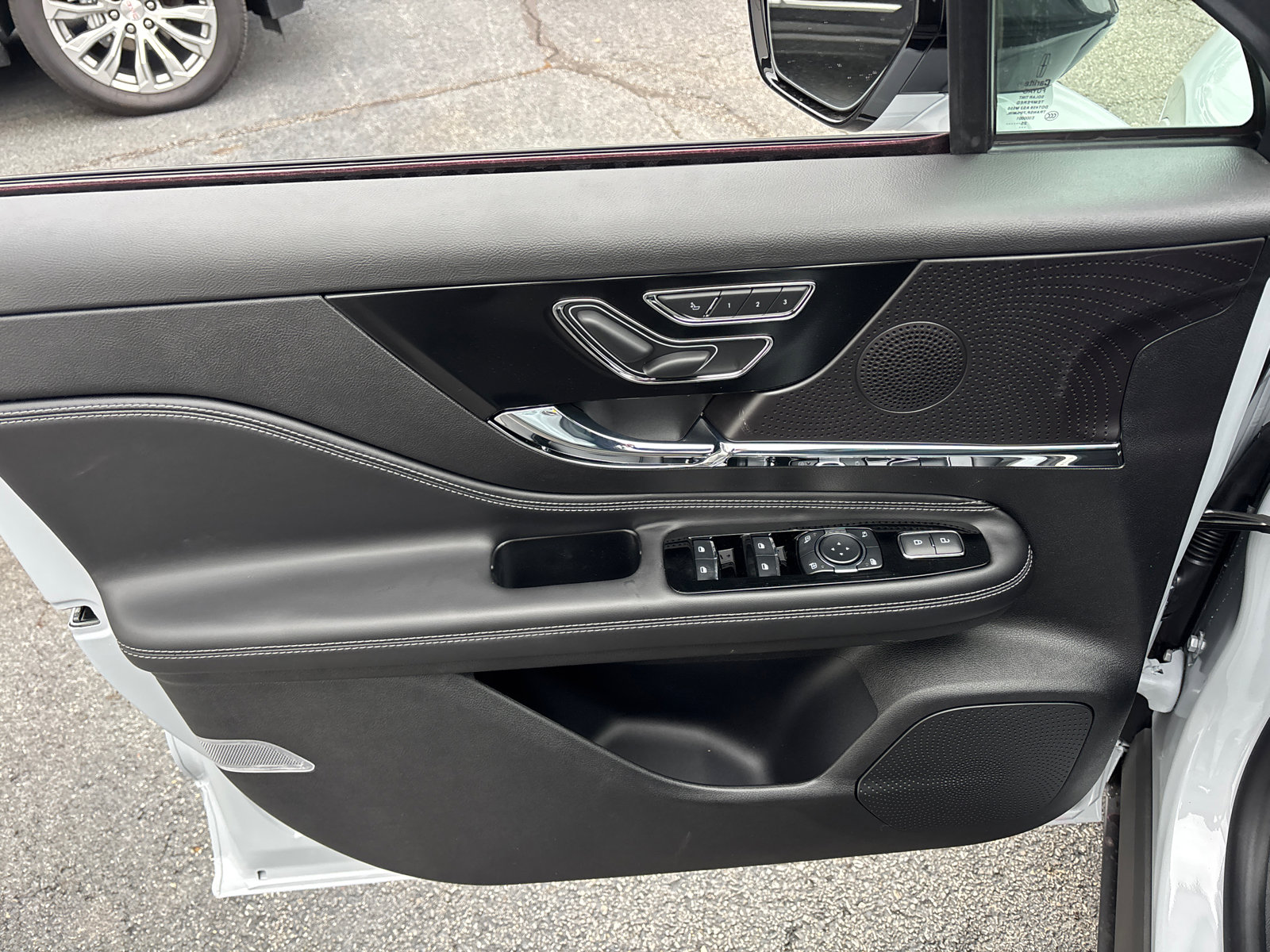 New 2026 Lincoln Corsair Premiere image 11