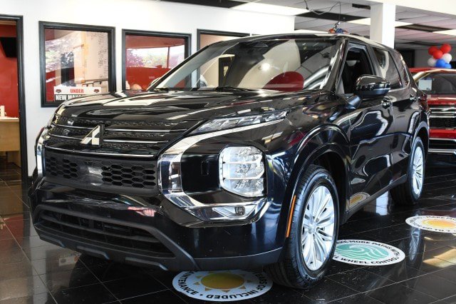Used 2024 Mitsubishi Outlander ES