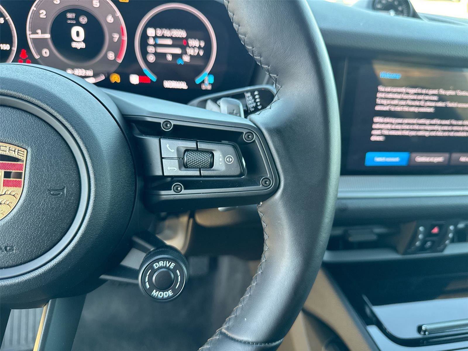 Used 2024 Porsche Cayenne Coupe image 29