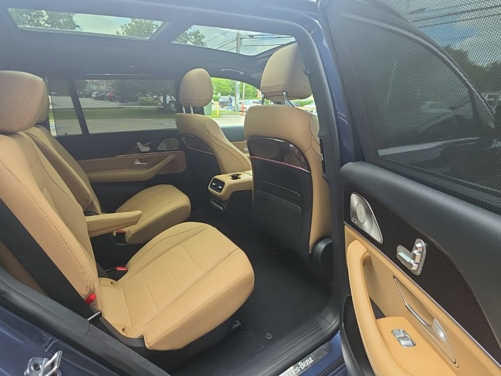 Used 2024 Mercedes-Benz GLS 450 4MATIC image 16