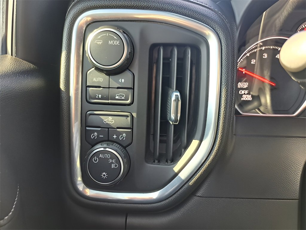 Used 2021 Chevrolet Silverado 1500 LT w/ Convenience Package II image 17