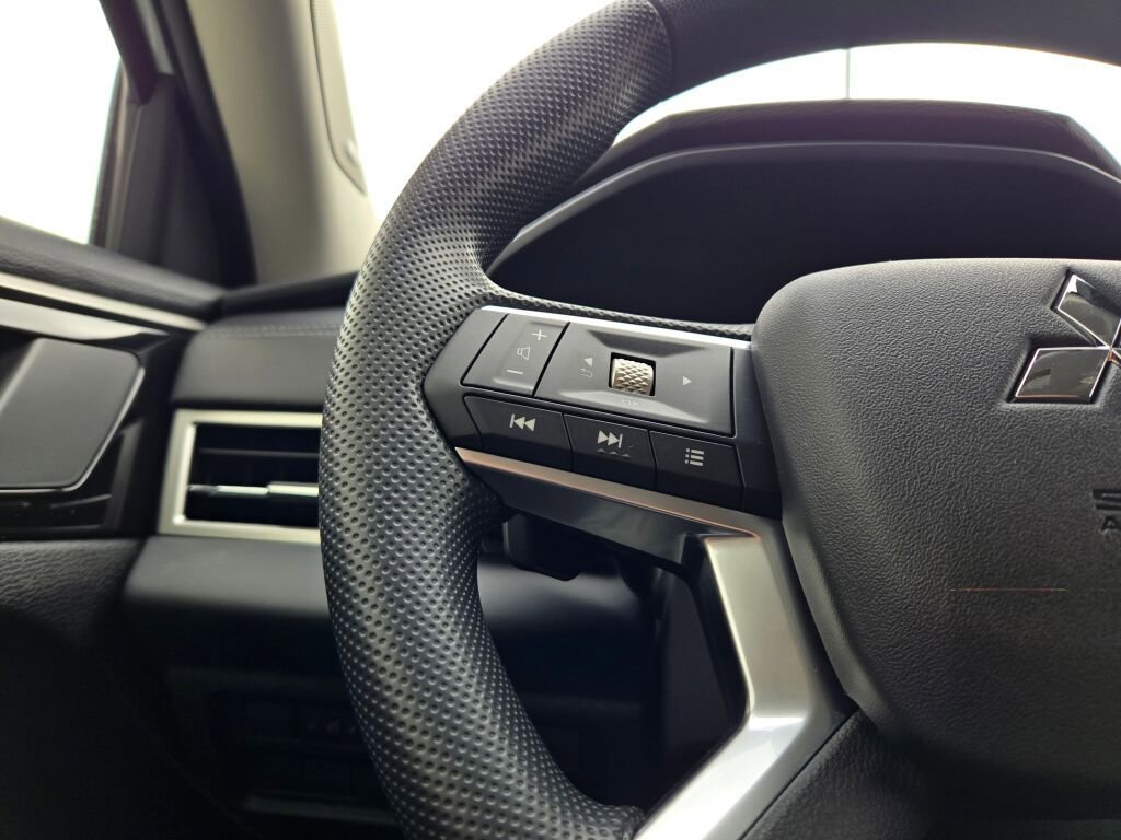 New 2026 Mitsubishi Outlander ES AWD/4WD image 24