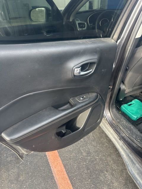 Used 2018 Jeep Compass Sport w/ Tech Group image 8