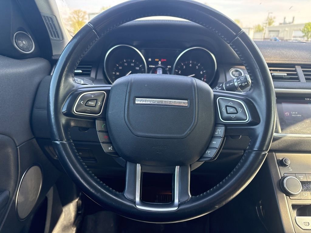 Used 2018 Land Rover Range Rover Evoque SE AWD/4WD image 19