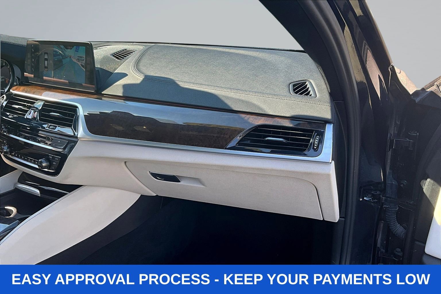 Used 2018 BMW M550i xDrive AWD/4WD image 34