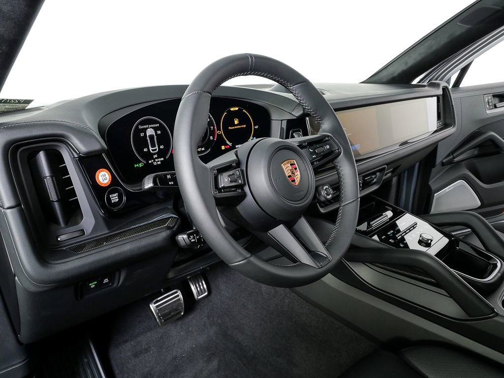 New 2026 Porsche Cayenne GTS image 4