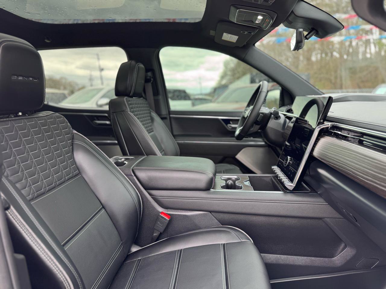 Used 2024 GMC Sierra EV Denali AWD/4WD image 13