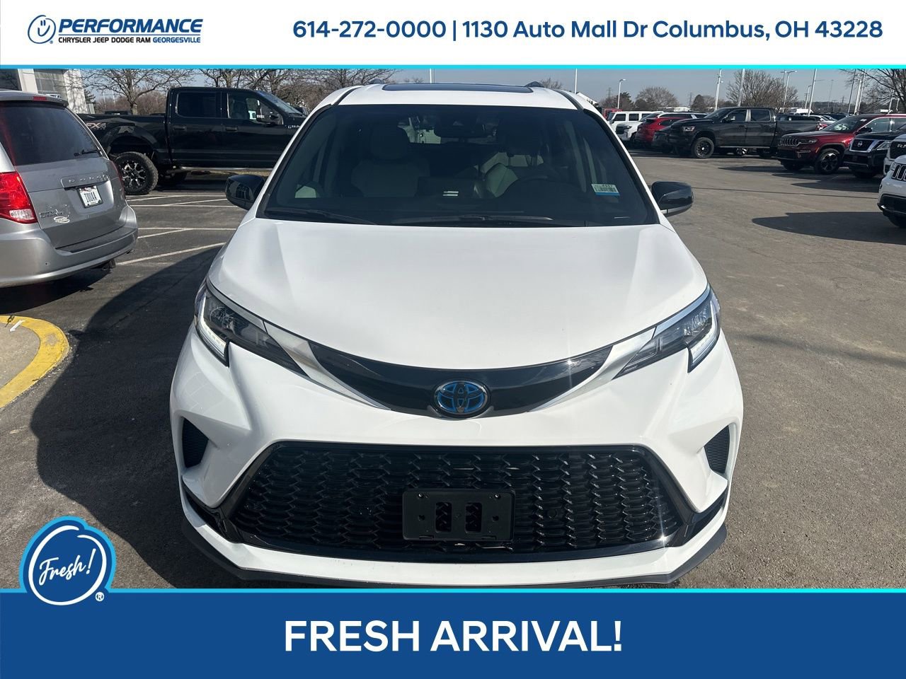 Used 2024 Toyota Sienna XSE image 9