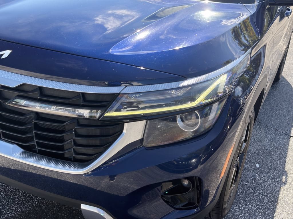 Certified 2025 Kia Seltos EX w/ EX Sunroof Package FWD image 10