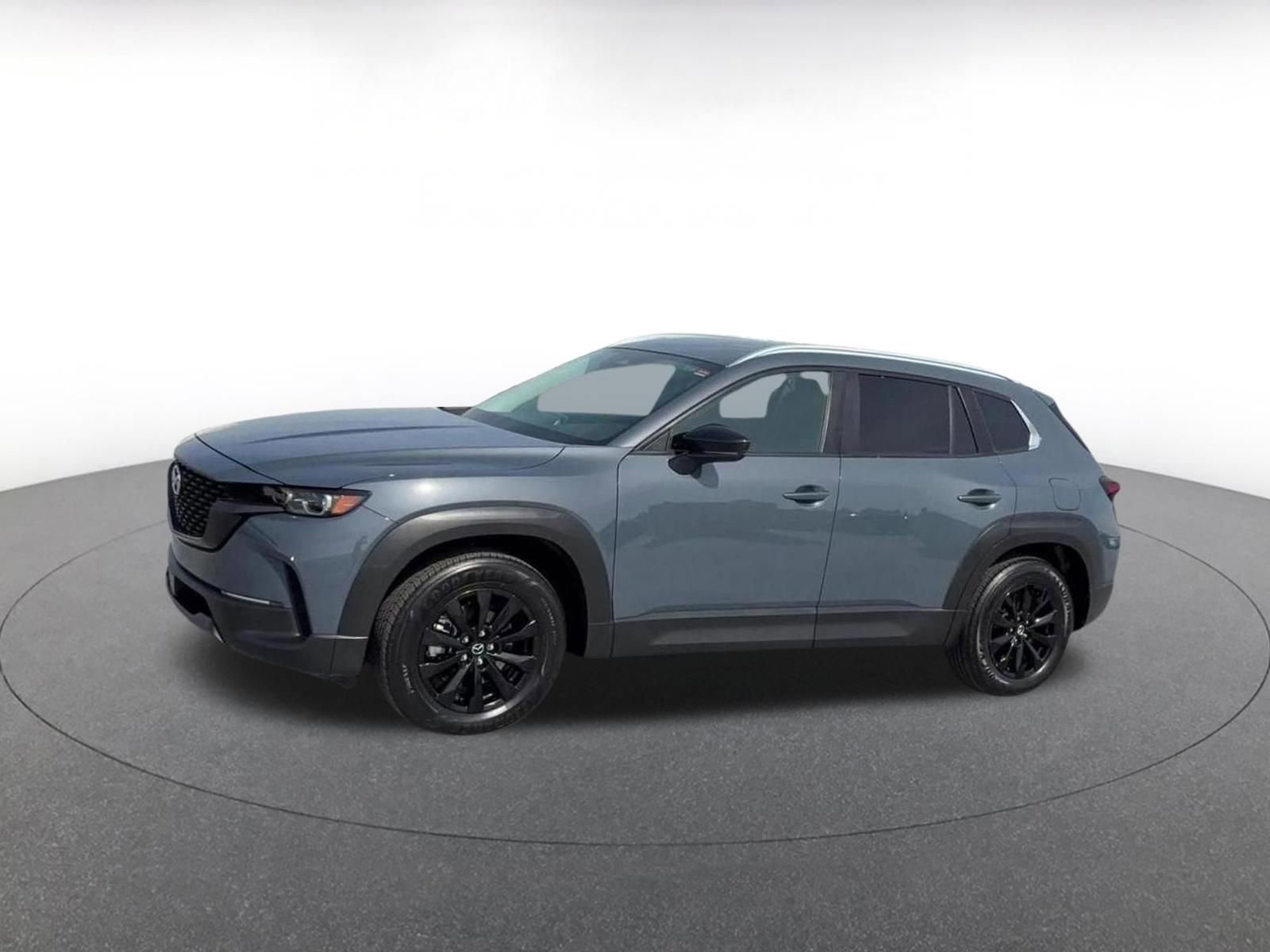 Used 2025 Nissan Versa SV image 8