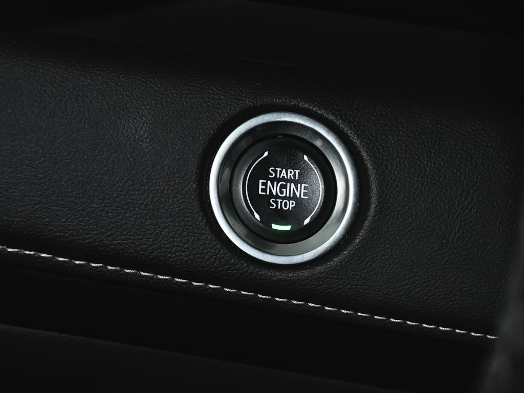 Used 2023 Cadillac Escalade Premium Luxury AWD/4WD image 31