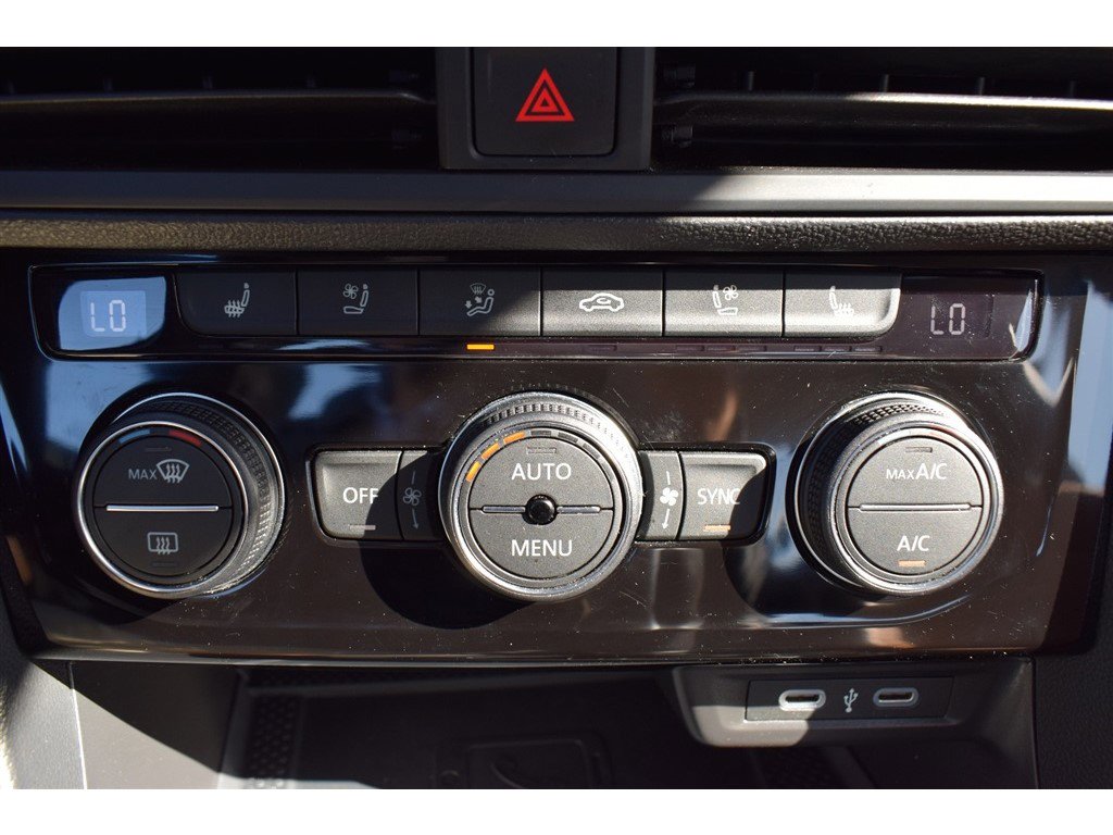 Used 2023 Volkswagen Jetta SEL image 36
