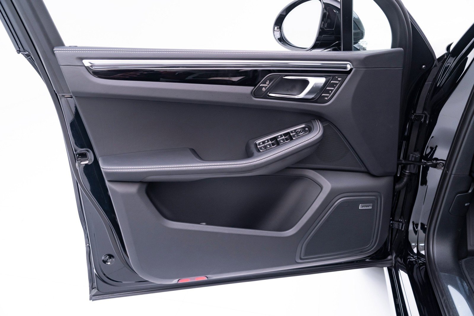 New 2025 Porsche Macan S image 21