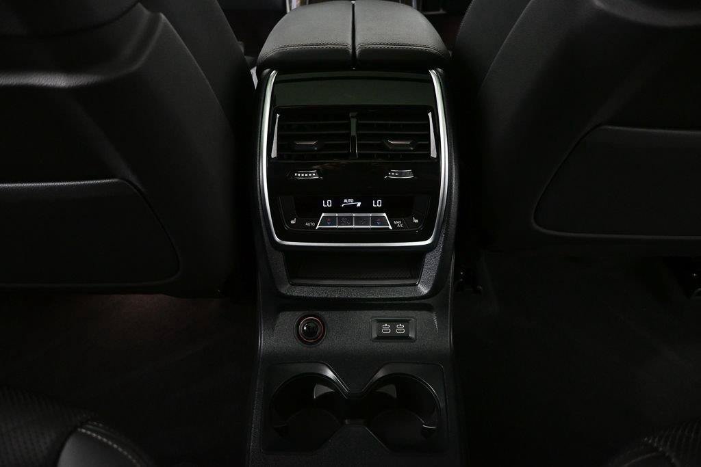 Used 2023 BMW X7 xDrive40i w/ Executive Package AWD/4WD image 17