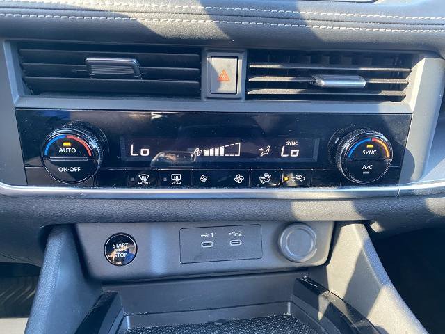 Used 2024 Nissan Rogue SV image 22