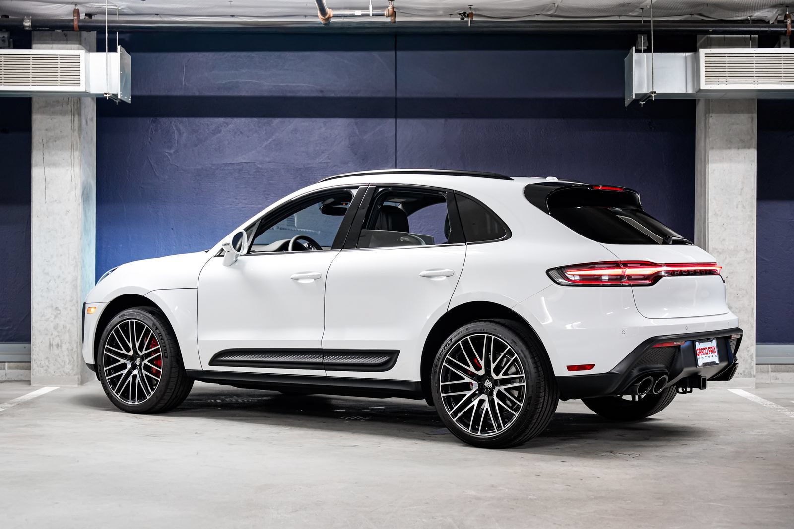 Used 2024 Porsche Macan S AWD/4WD image 8