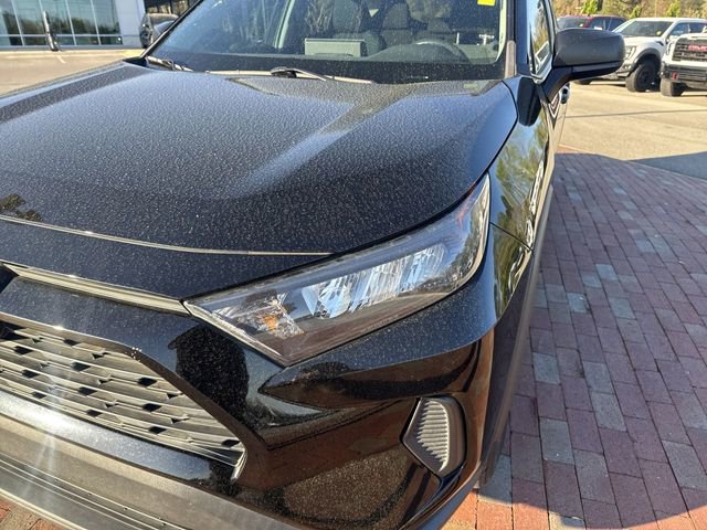 Used 2021 Toyota RAV4 LE image 23