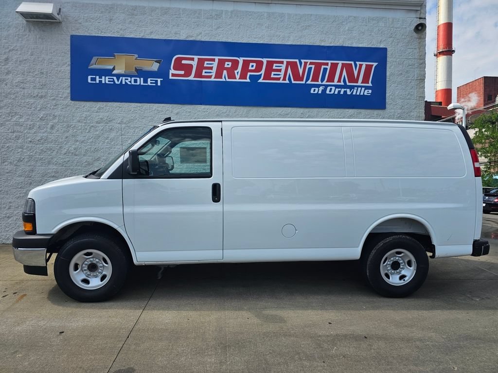 New 2025 Chevrolet Express 3500 w/ Driver Convenience Package RWD image 6