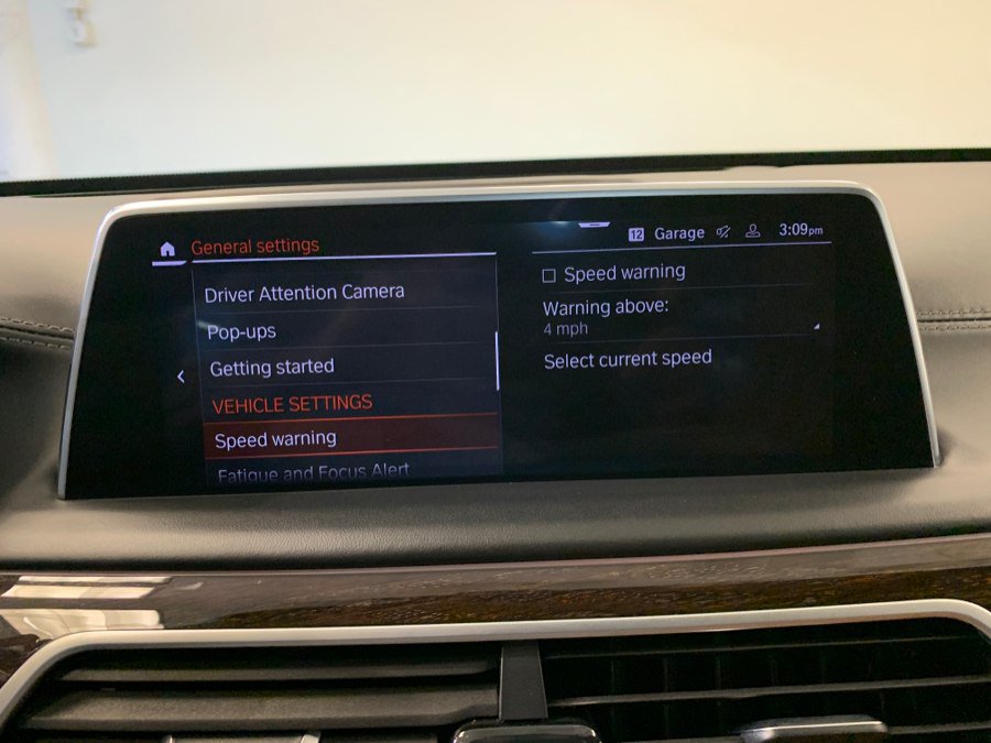 Used 2021 BMW 750i xDrive w/ Executive Package AWD/4WD image 33