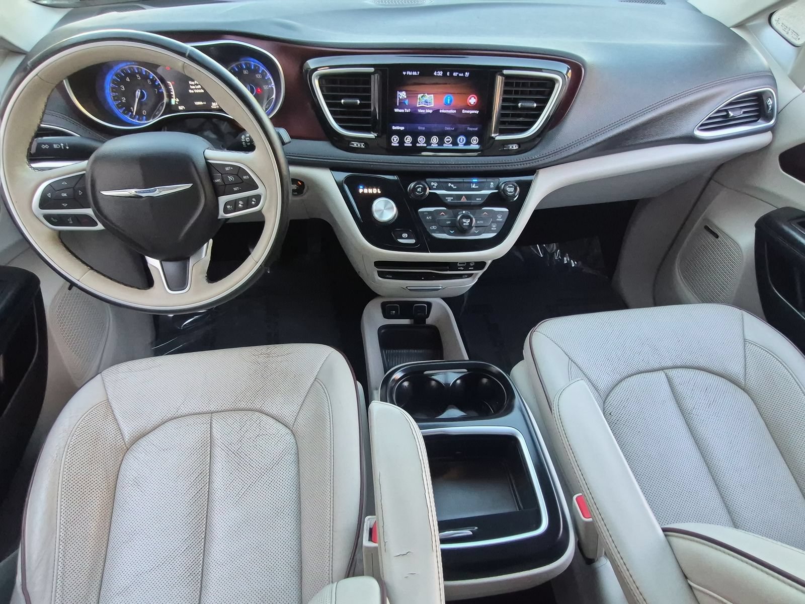 Used 2017 Chrysler Pacifica Limited FWD image 15