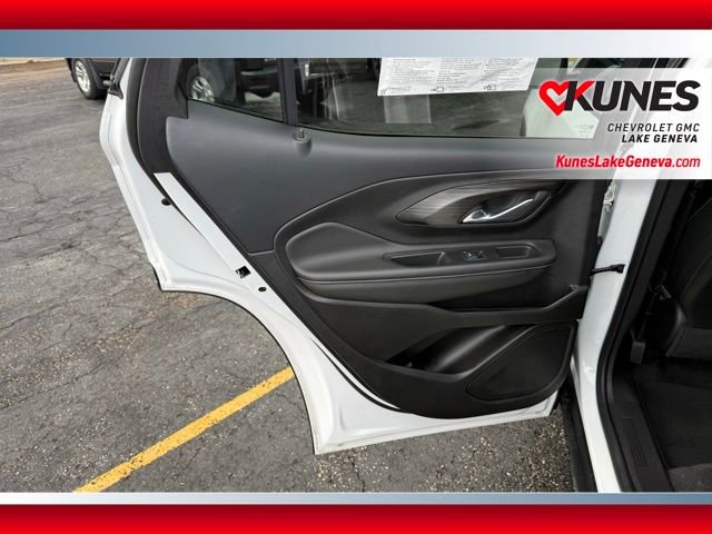 Used 2024 GMC Terrain SLT AWD/4WD image 13