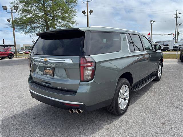 Used 2023 Chevrolet Suburban Premier image 7