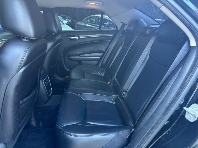 Used 2017 Chrysler 300 Limited RWD image 12