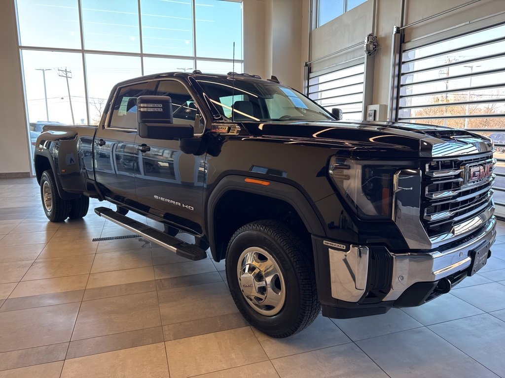 Used 2025 GMC Sierra 3500 SLE w/ SLE Value Package image 11