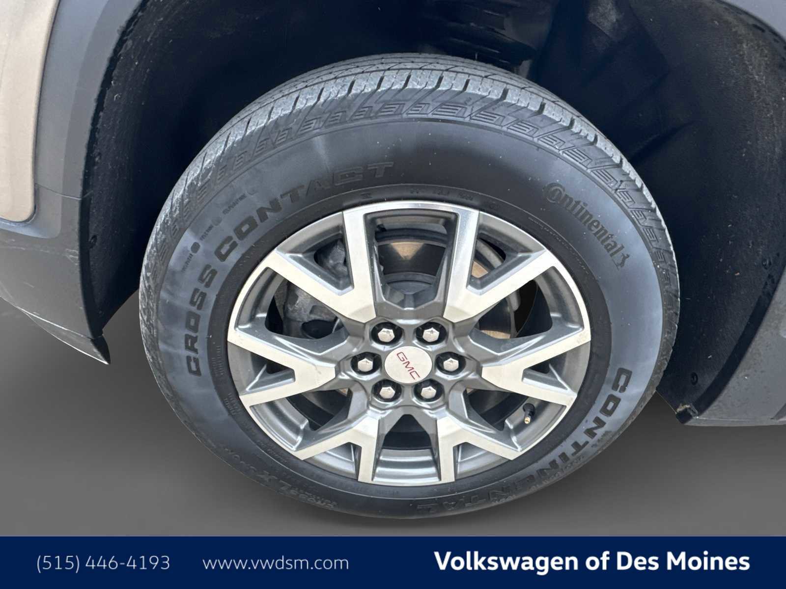 Used 2023 GMC Acadia SLE w/ Driver Convenience Package image 8