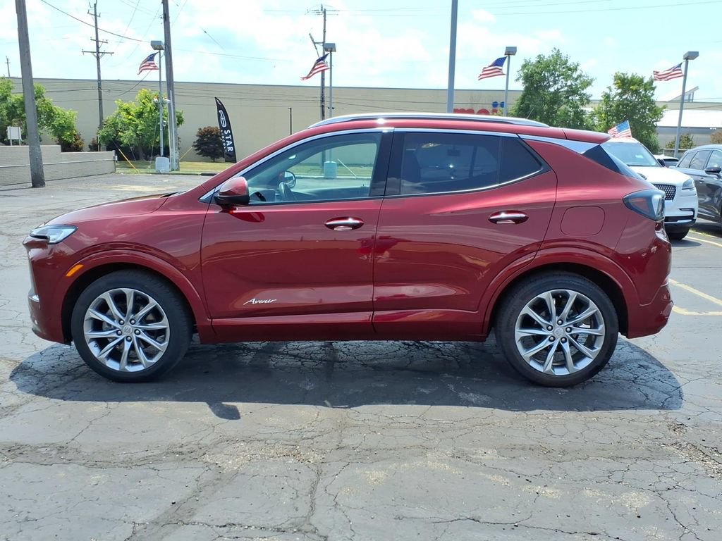 Used 2024 Buick Encore GX Avenir w/ Avenir Convenience Package FWD image 4