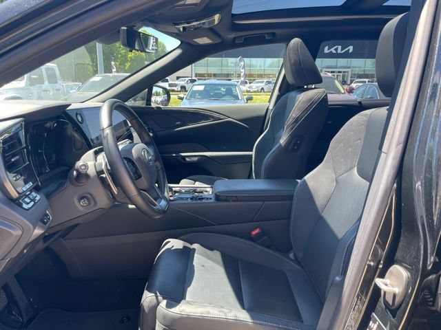 Certified 2025 Lexus RX 450h AWD w/ Luxury Package image 12