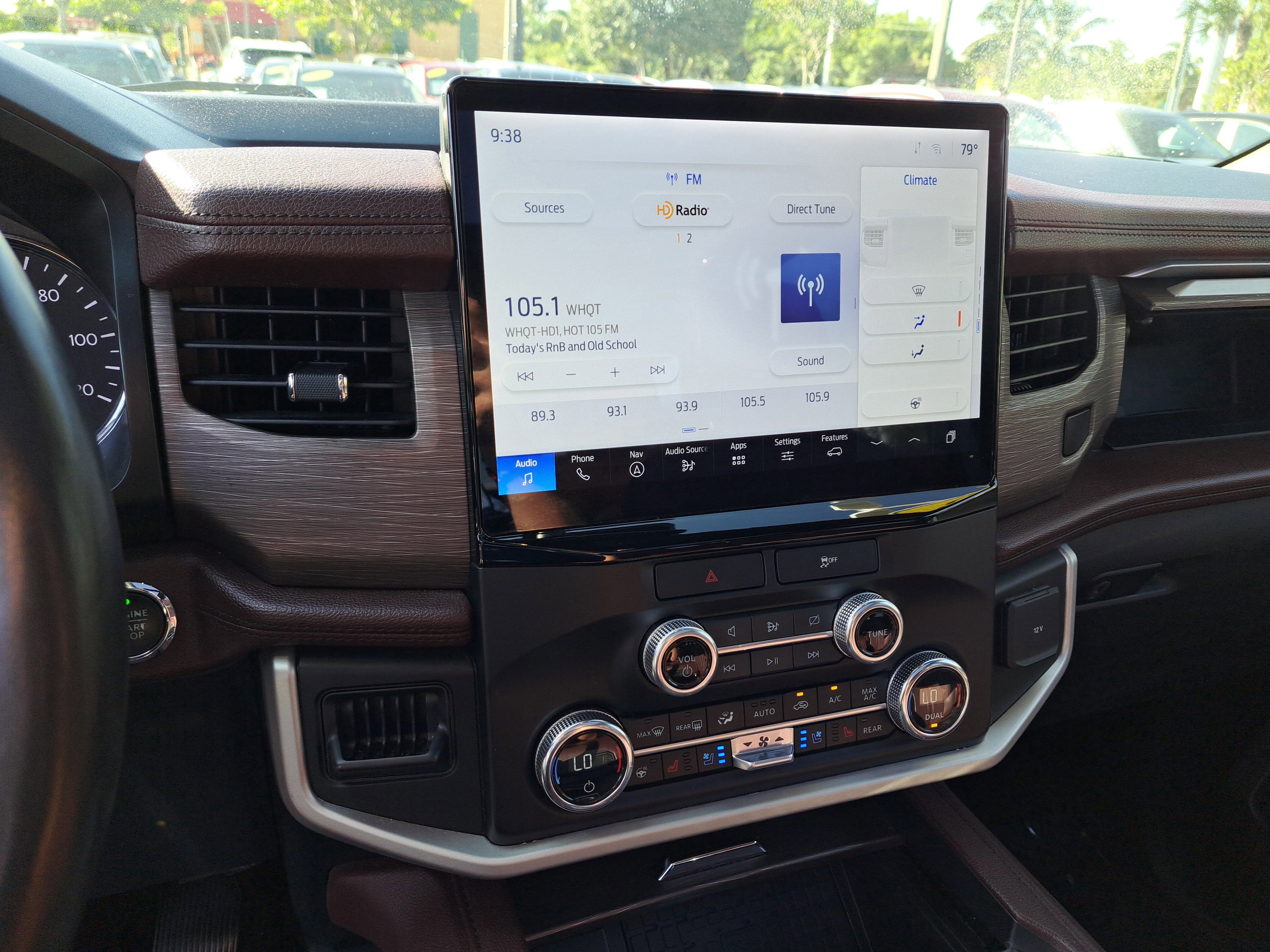 Used 2023 Ford Expedition Limited image 17