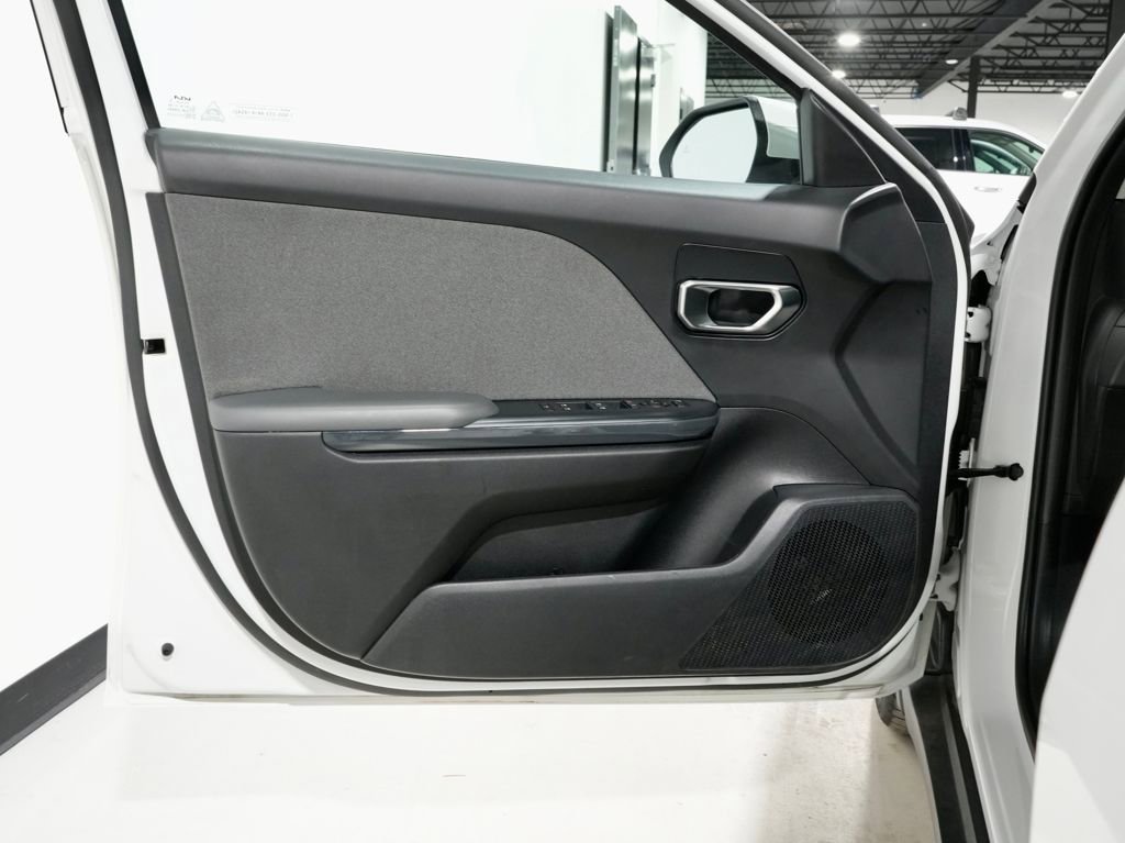 Used 2025 Kia K4 EX image 12