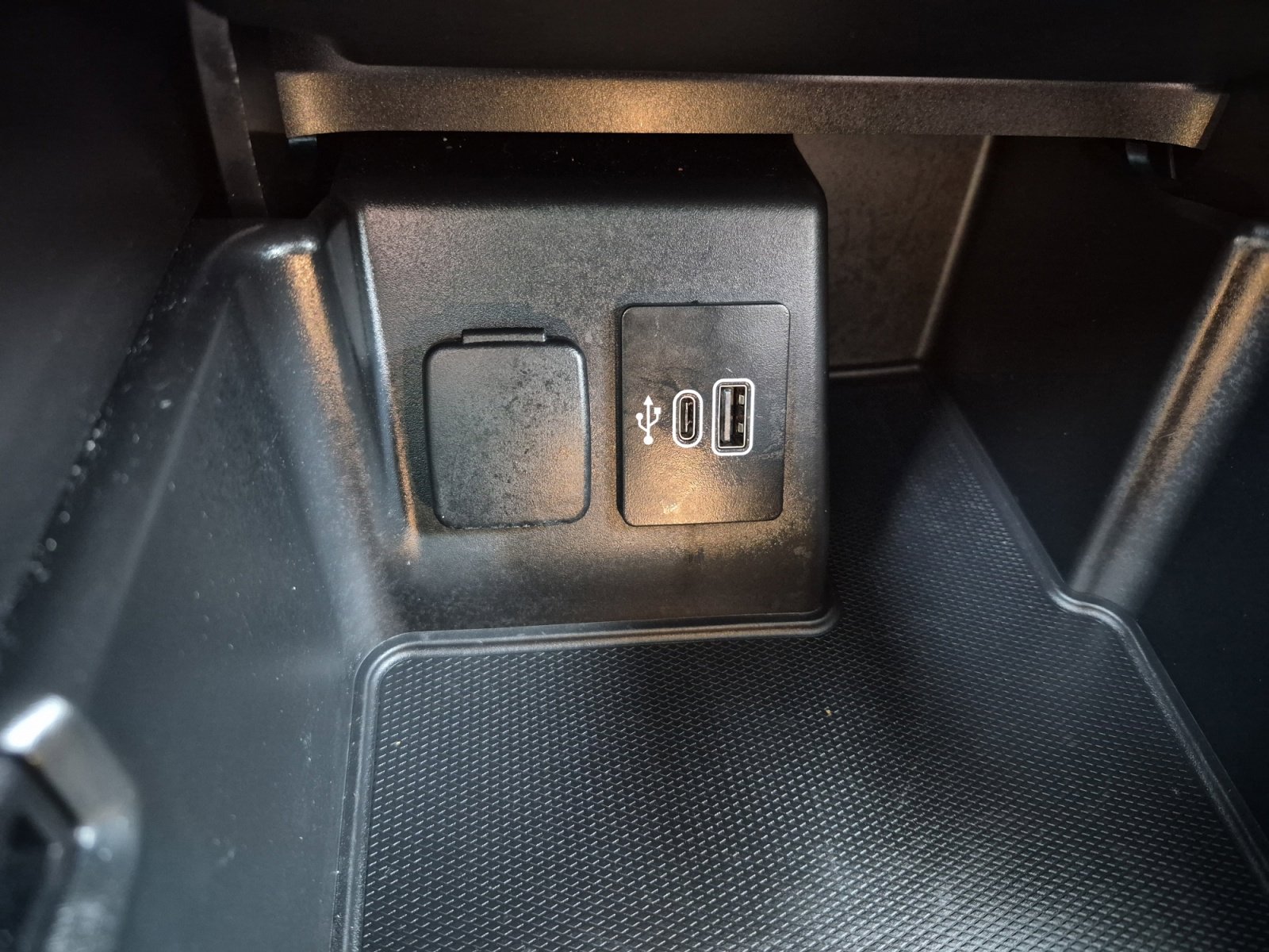 Used 2025 Ford Explorer Active RWD image 20