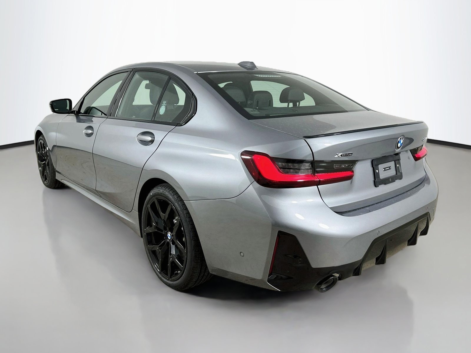New 2026 BMW 330i xDrive Sedan w/ M Sport Package AWD/4WD image 7