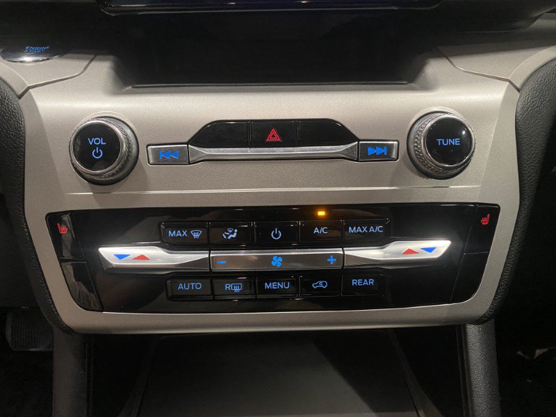 Used 2022 Ford Explorer XLT AWD/4WD image 38