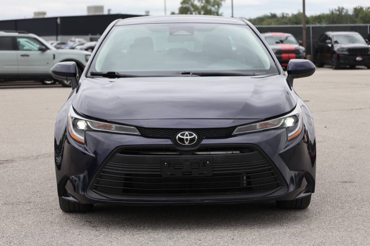 Used 2023 Toyota Corolla LE FWD image 2